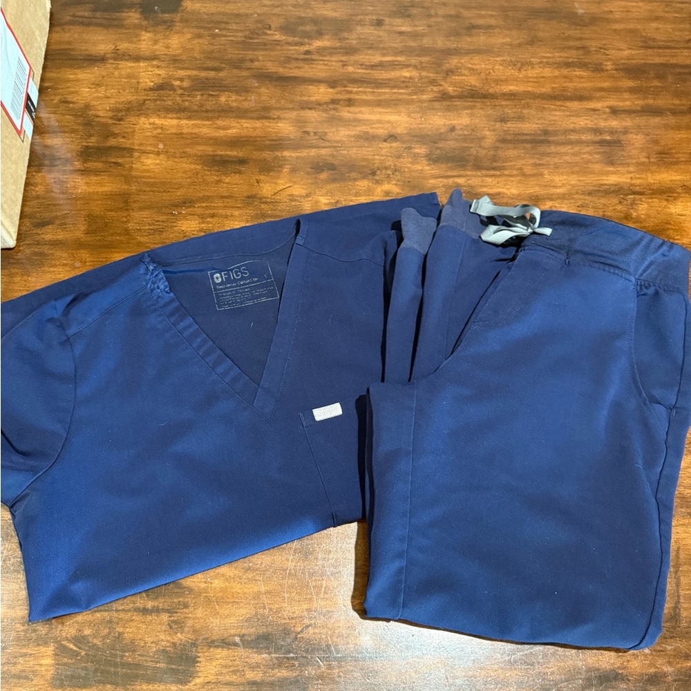 Navy blue figs women’s small jogger set